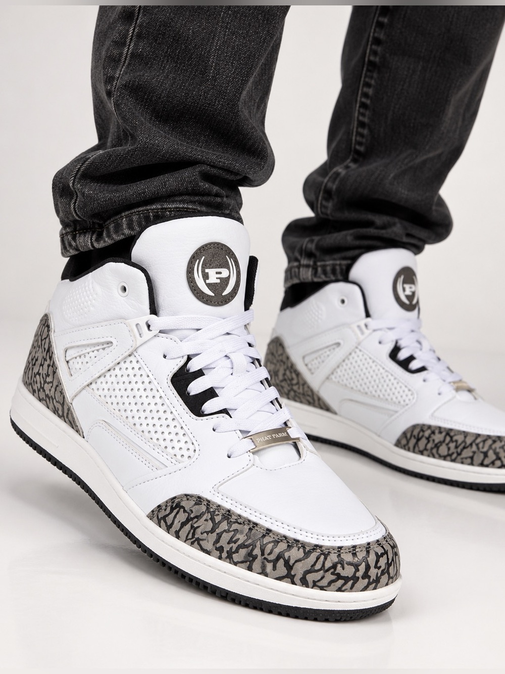 Phat Farm Men’s High Top Sneakers White Black Elephant Print Size 13